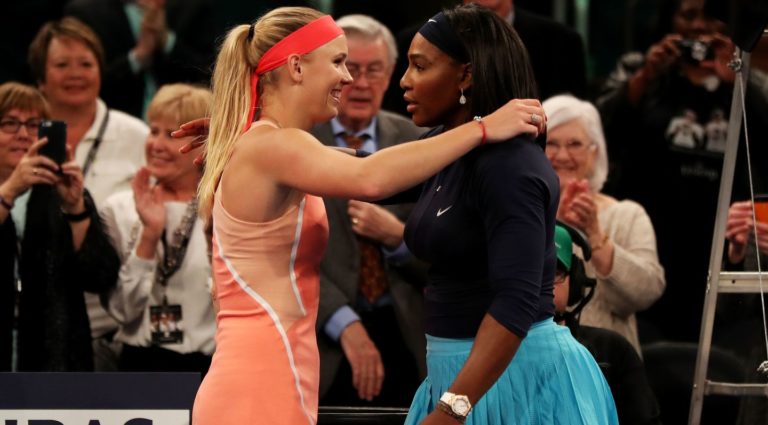 SERENA Y WOZNIACKI VAN POR TODO EN AUCKLAND