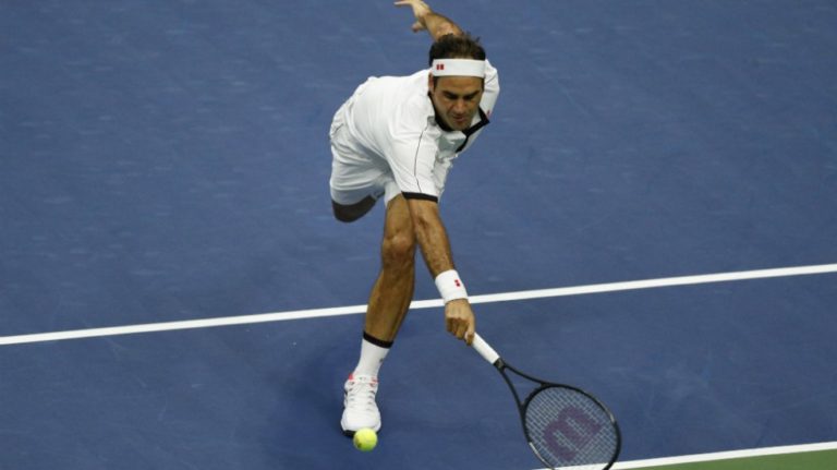 FEDERER OPERADO DE RODILLA DERECHA