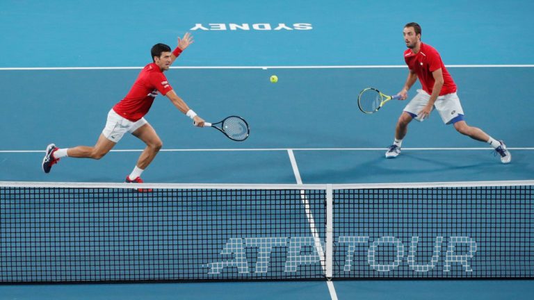 Iniciaran los partidos de tenis de dobles y Pádel.