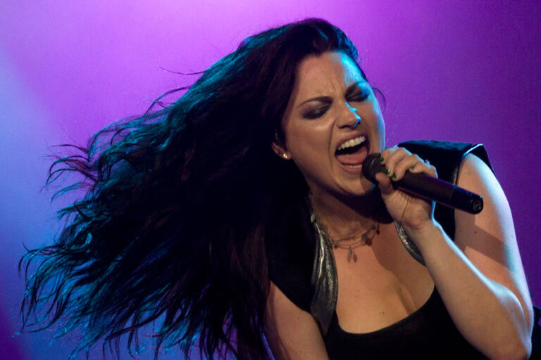 ¿QUÉ HACE TAN ESPECIAL EL DISCO FALLEN DE EVANESCENCE EL CUAL FESTEJA SU 20 ANIVERSARIO?