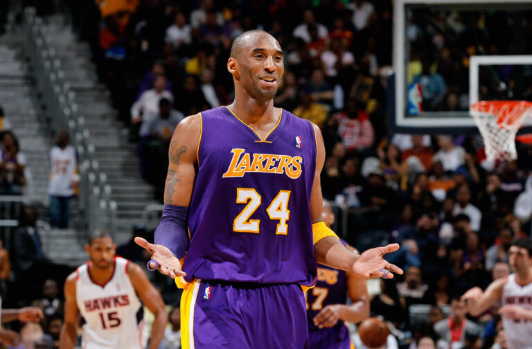LOS LAKERS UTILIZARÁN LOS NÚMEROS EMBLEMA DE KOBE BRYANT PARA INMORTALIZAR SU LEGADO