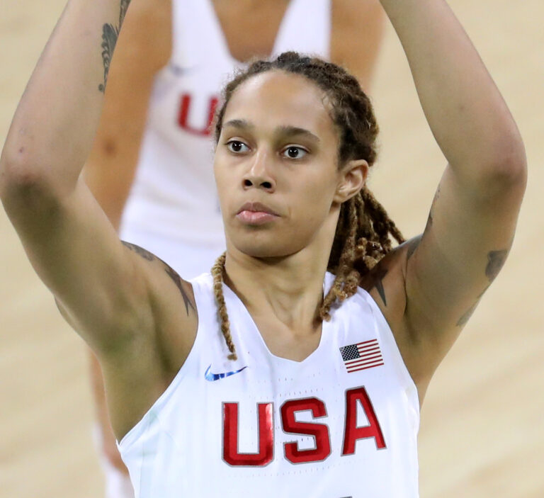 EL REGRESO A LA DUELA DE BRITTNEY GRINER Y SU POSTURA SOBRE INCLUSIÓN Y DIVERSIDAD DEPORTIVA