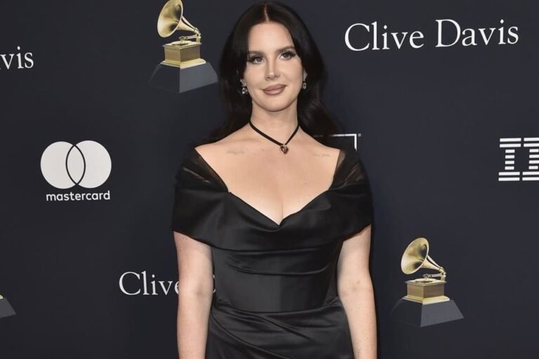 LA CANTANTE LANA DEL REY CAUSA UNA MULTA AL FESTIVAL DE COACHELLA 2024