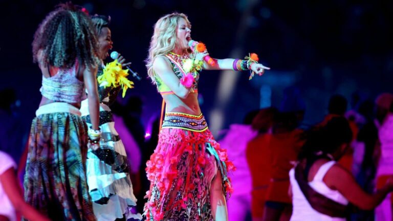 EL FAMOSO “WAKA WAKA” DE SHAKIRA SIGUE SIENDO EL HIMNO MÁS POPULAR DENTRO DEL MUNDO DEL FUTBOL