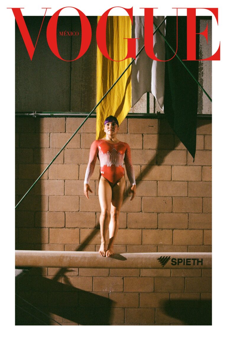 LA GIMNASTA ALEXA MORENO ESTELARIZA LA PORTADA DE LA REVISTA VOGUE