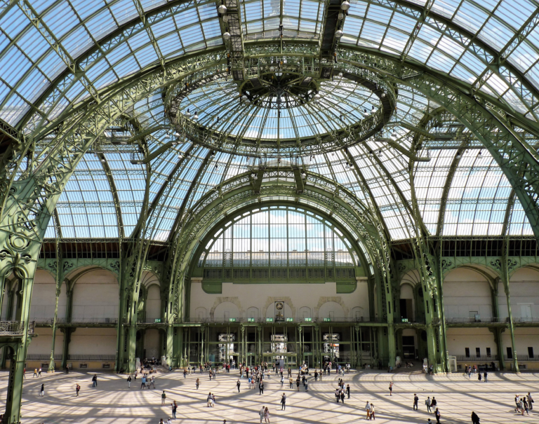 James Turrell, Tina Barney y otros de los desfiles imperdibles de Art Basel Paris