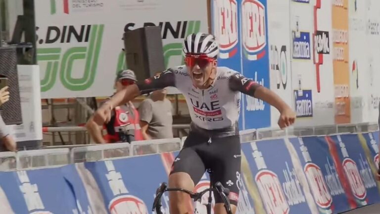 Isaac del Toro hace historia al ganar el GP Industria & Artigianato en Italia