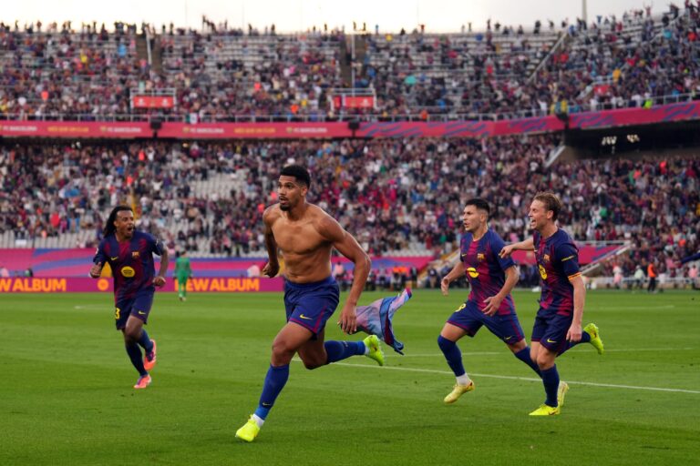 “Araujo me dijo que estaba listo para jugar como delantero”: Flick celebra al héroe inesperado del Barça