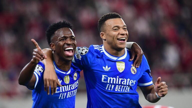 Mbappe con 4 goles venció al olympiakos