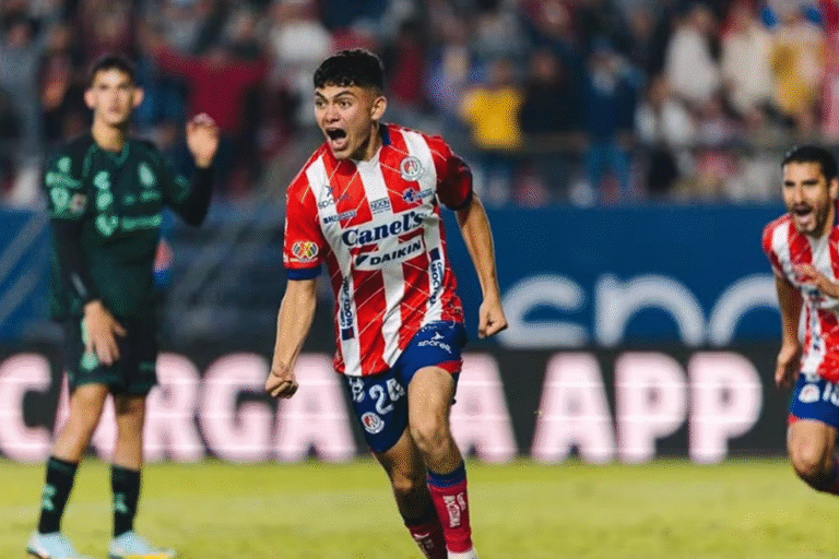 Ronaldo Nájera, mediocampista mexicano ficha con el Atlético de Madrid