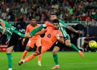 Barcelona vuelve a remontar y vence 3-5 al Betis en un partido lleno de altibajos